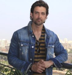 Hrithik Roshan to play math genius Anand Kumar in Vikas Bahl’s Super 30, Confirmed